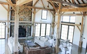 Coombs Hill Barn